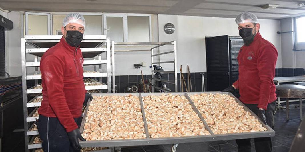 Bir yörenin vazgeçilmez lezzeti aile elinde üretiliyor! Küçük işletmeden büyük üretim merkezine: 16 yıldır emek veriyorlar 1